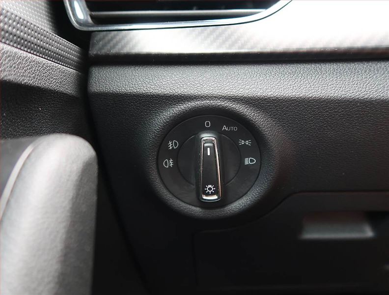 Škoda Kamiq (2023) Monte Carlo 1.5 TSI - fotka 18 z 23