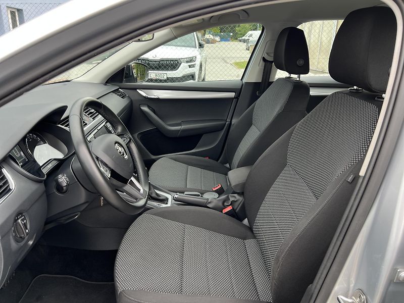 Škoda Octavia 1.6TDi 81kw KLIMA TEMPOMAT ALU - fotka 9 z 42