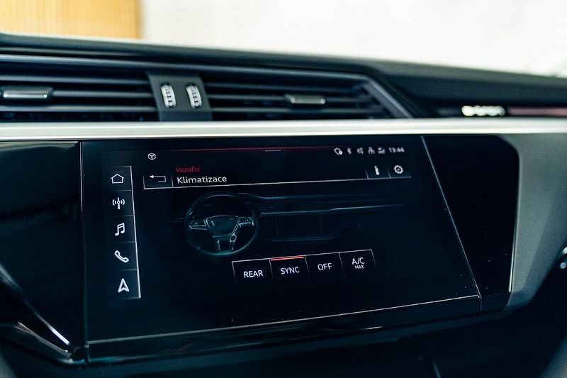 Audi e-tron 55 300kW Matrix Tažné ZÁRUKA - fotka 26 z 37