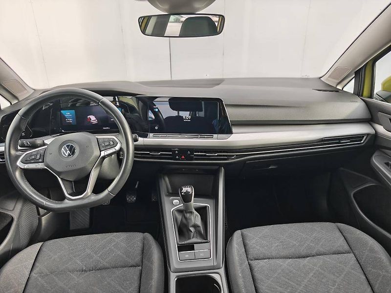 Volkswagen Golf Life 6G 1,5TSi - fotka 10 z 23