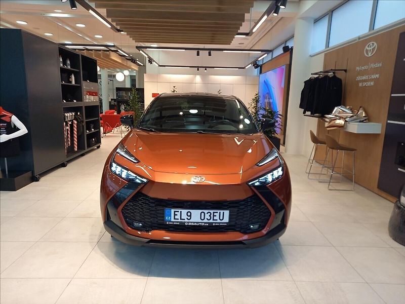Toyota C-HR 2,0 Tokyo Edition  PHEV - fotka 2 z 14