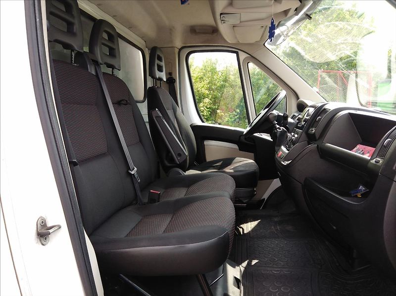Peugeot Boxer 3,0   3,0 HDi*8 Palet*Spaní*WE - fotka 14 z 37