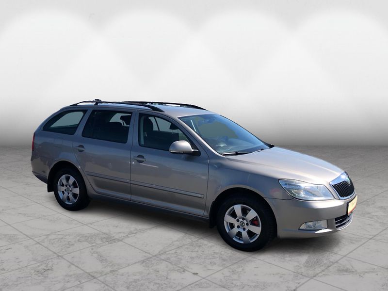 Škoda Octavia Combi 1.4 TSI - fotka 6 z 30