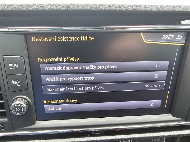 Seat Leon 1,4TSi 110KW FR led NAVI - fotka 24 z 44