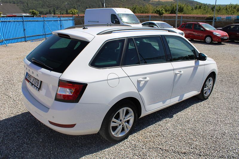 Škoda Fabia (2022) 1,0Tsi KLIMA TEMPOMAT EL.OKNA  - fotka 7 z 16