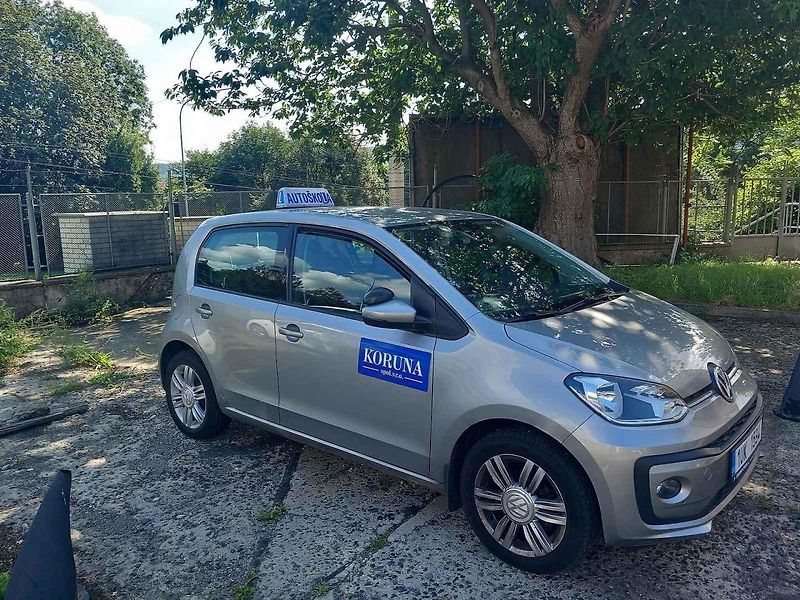 Majitel autoškoly Koruna Radek Císař.