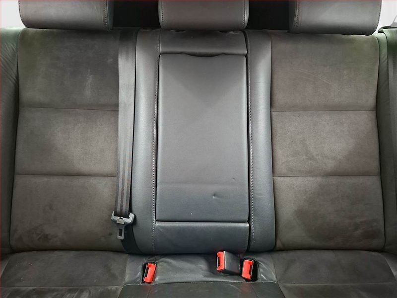 Audi A4 (2007) 2.7 TDI, Automat, rezervace - fotka 10 z 15