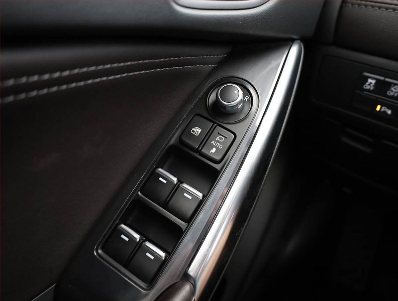 Mazda 6 (2017) 2.5 Skyactiv-G, Automat - fotka 16 z 19