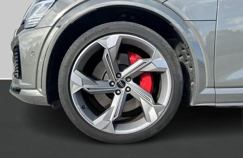 Audi SQ8 e-tron Q 360 HuD 4 zóny Matrix - fotka 5 z 18