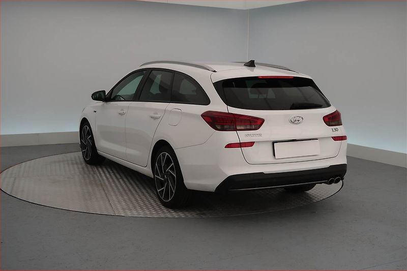 Hyundai i30 (2024) N-Line 1.5 T-GDI MHEV - fotka 4 z 17