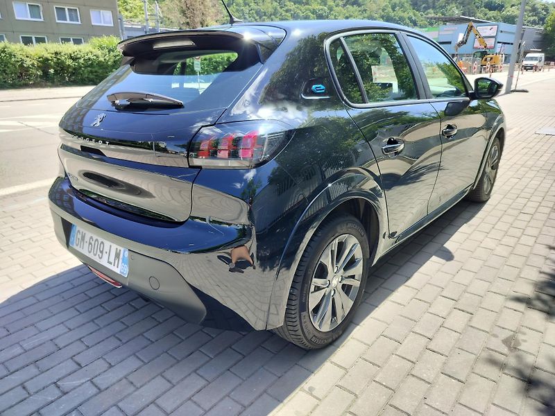 Peugeot 208 e, navigace, SOH 95% - fotka 7 z 28