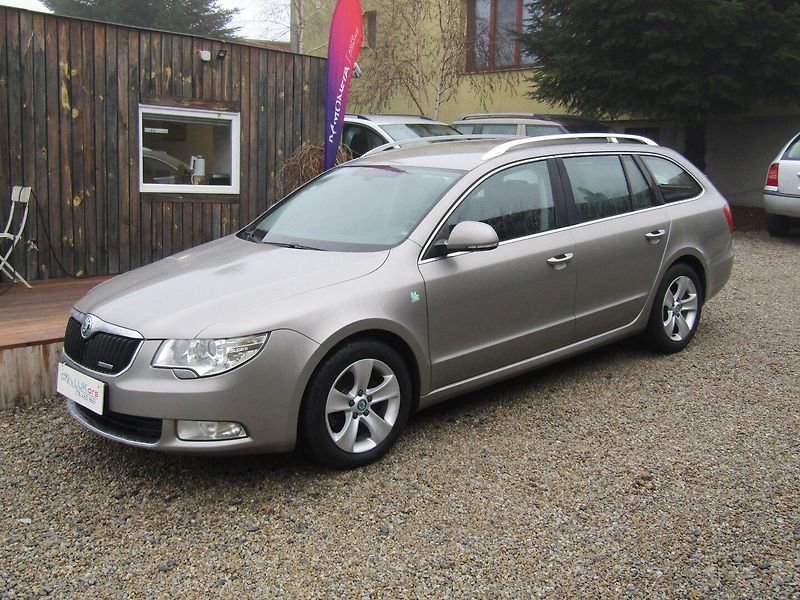 Škoda Superb (2011) 1.6 TDI 77kW - fotka 1 z 45