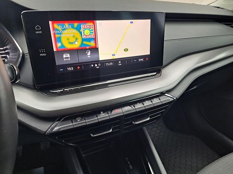 Škoda Octavia (2022) 1.0 TSI E-TEC DSG7, ZÁRUKA - fotka 23 z 33