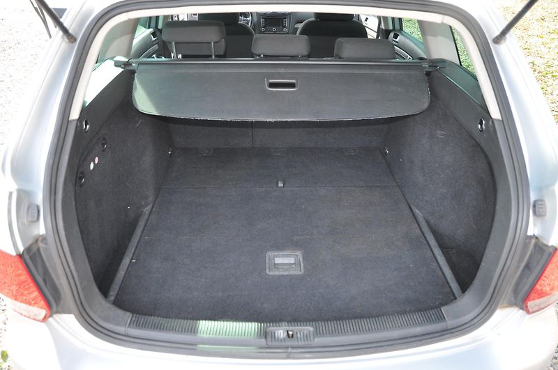 Volkswagen Golf VI 1.6TDi 77kW KOMBI - fotka 8 z 17