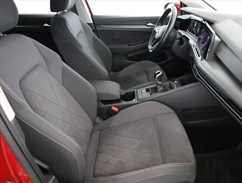 Volkswagen Golf (2021) Style 1.5 TSI, ČR,1.maj, Navi - fotka 7 z 21