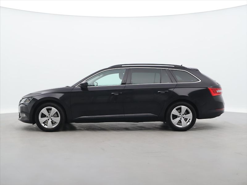 Škoda Superb 2,0 TDI 110kW CZ Aut.klima Nav - fotka 4 z 31