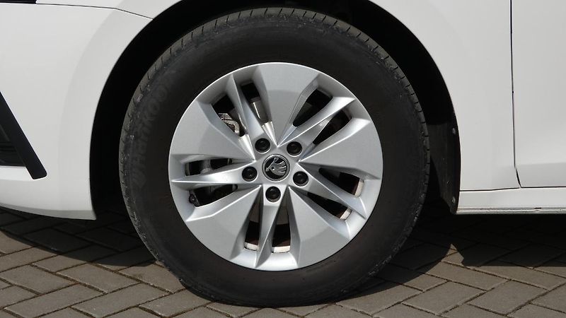 Škoda Octavia 1.5 TSI DSG Ambition - fotka 21 z 22