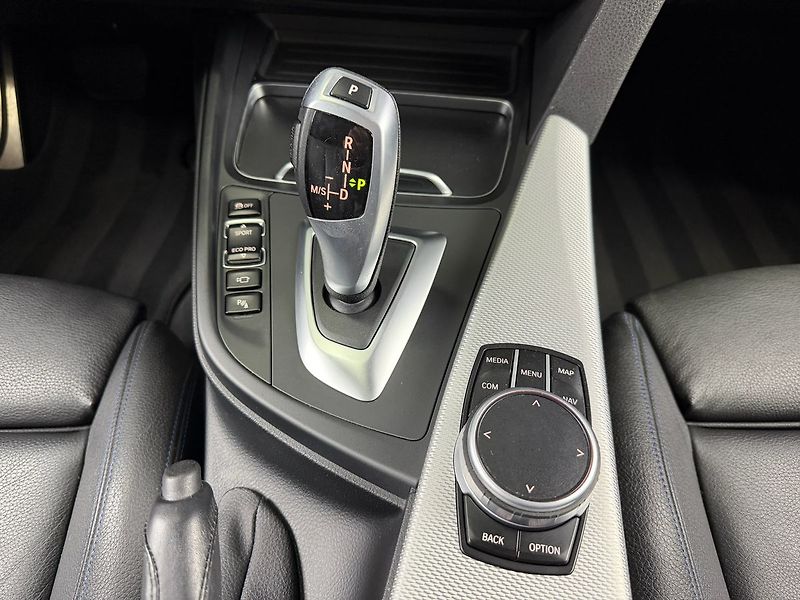 BMW Řada 3 320d GT xDrive M-PAKET - fotka 22 z 26