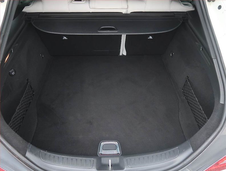 Mercedes-Benz CLA (2017) 220 4MATIC - fotka 13 z 14