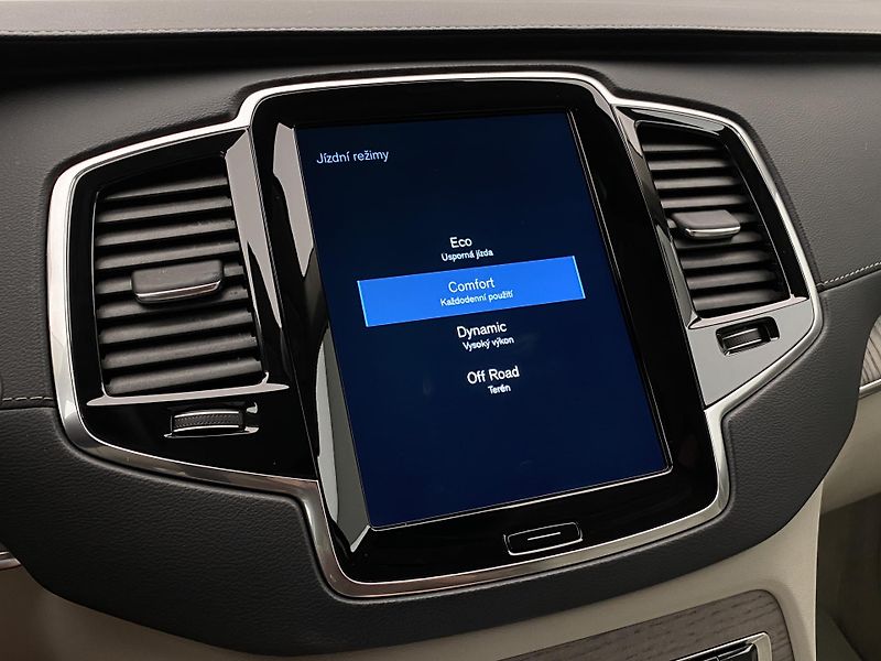 Volvo XC90 B5 AWD INSCRIPTION REZERVACE - fotka 44 z 54