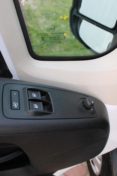 Peugeot Boxer 2,2 HDI L4H3+klima Záruka  - fotka 18 z 22