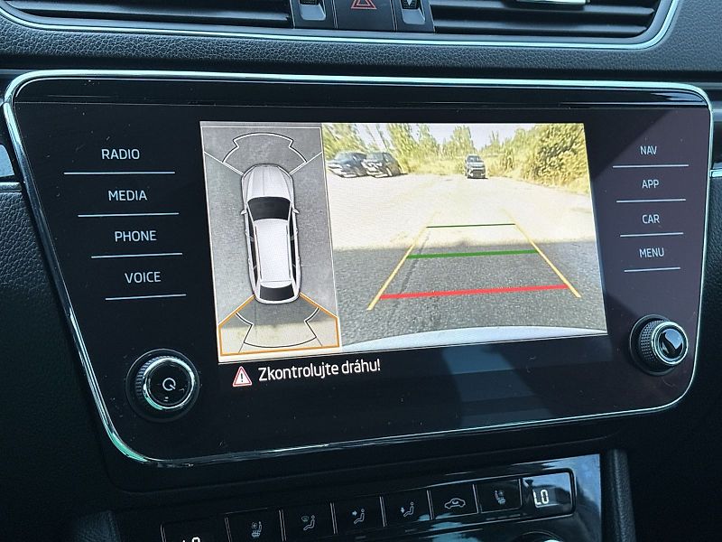 Škoda Superb (2021) Combi 2.0 TDI 4x4 DSG L&K - fotka 12 z 30