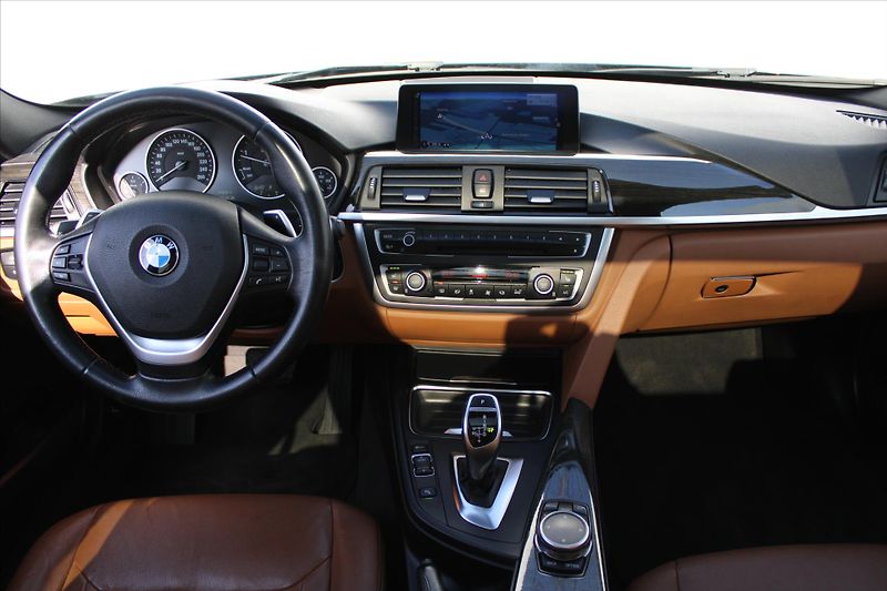 BMW Řada 3 320d xDrive NAVI KŮŽE PANORAMA - fotka 14 z 27