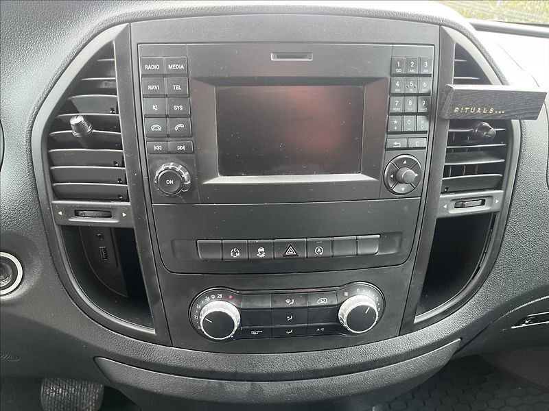 Mercedes-Benz Vito 2,1 119CDi 8.MÍST LONG 4x4 AUT - fotka 17 z 49