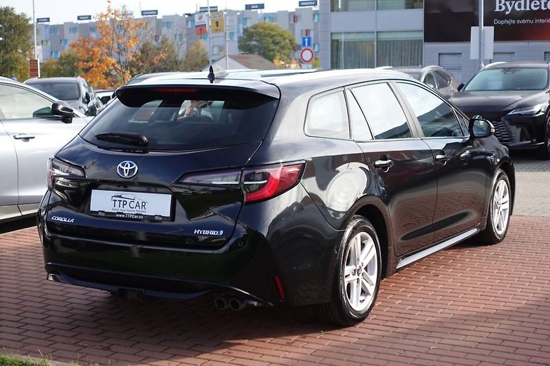 Toyota Corolla 2,0 HEV Comfort Tech TS - fotka 4 z 30