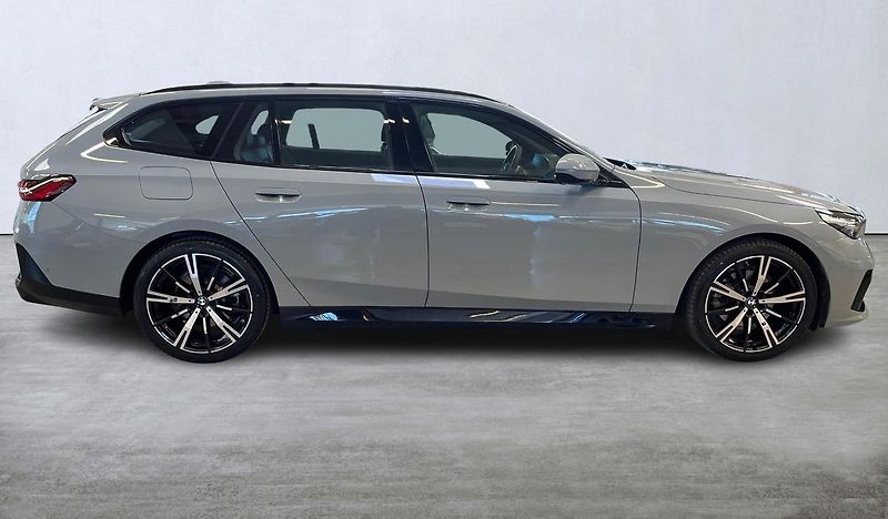 BMW Řada 5 520d AWD Touring MSport h/k - fotka 8 z 18