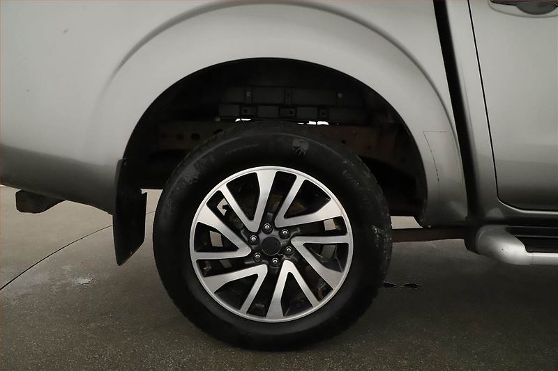Nissan Navara (2016) 2.3 dCi, 4X4, Automat, Navi - fotka 12 z 18
