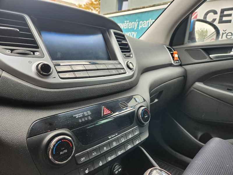 Hyundai Tucson 1.7-1.MAJ.-NAVI-KAMERA-TAŽNÉ - fotka 15 z 15