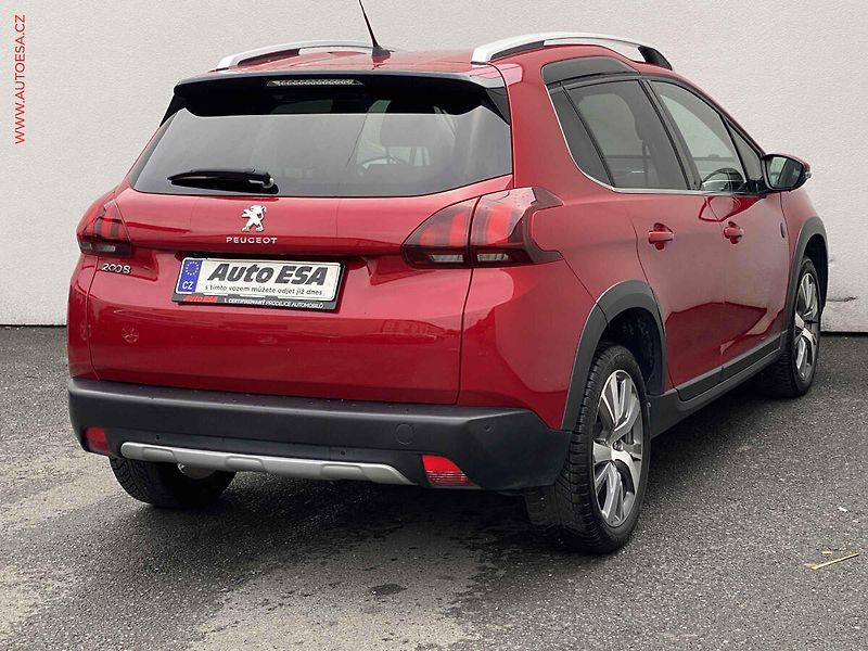 Peugeot 2008 (2019) 1.2 PT, Crossway, panor, navi - fotka 4 z 17