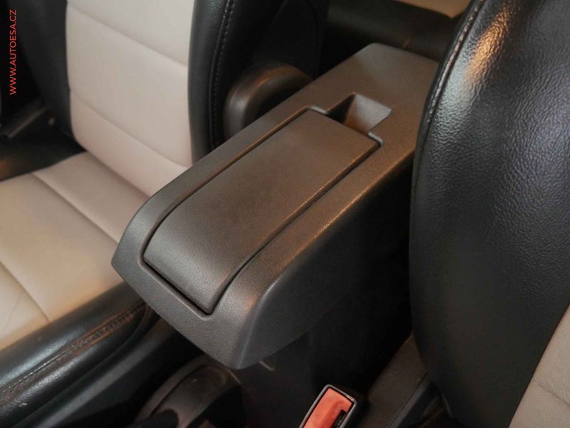 Jeep Compass (2007) 2.4i 4x4, AC, TZ - fotka 15 z 16