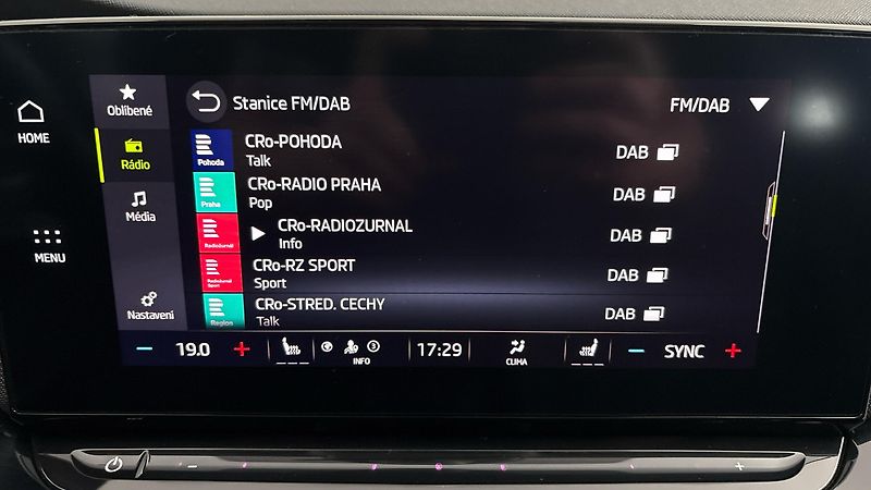 Škoda Octavia 2.0 TDI DSG 4x4 Style Combi - fotka 11 z 25