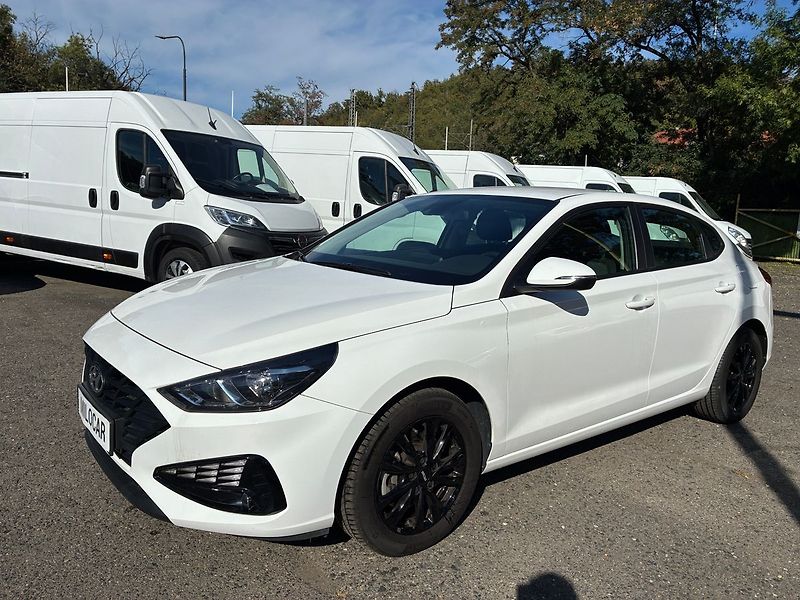Hyundai i30 1.0 T-GDi 88 kW Fastback ČR - fotka 1 z 22