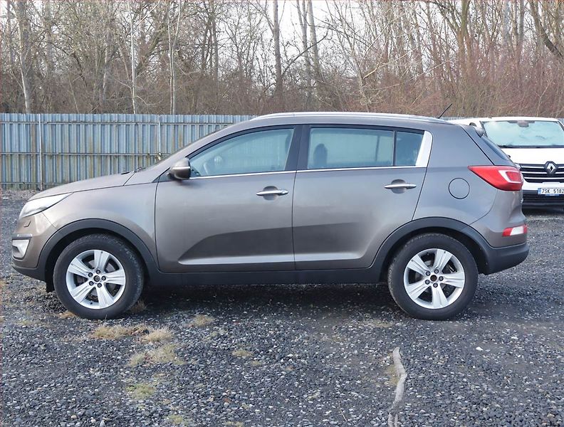 Kia Sportage (2011) 1.6 GDI, Tempomat - fotka 3 z 15