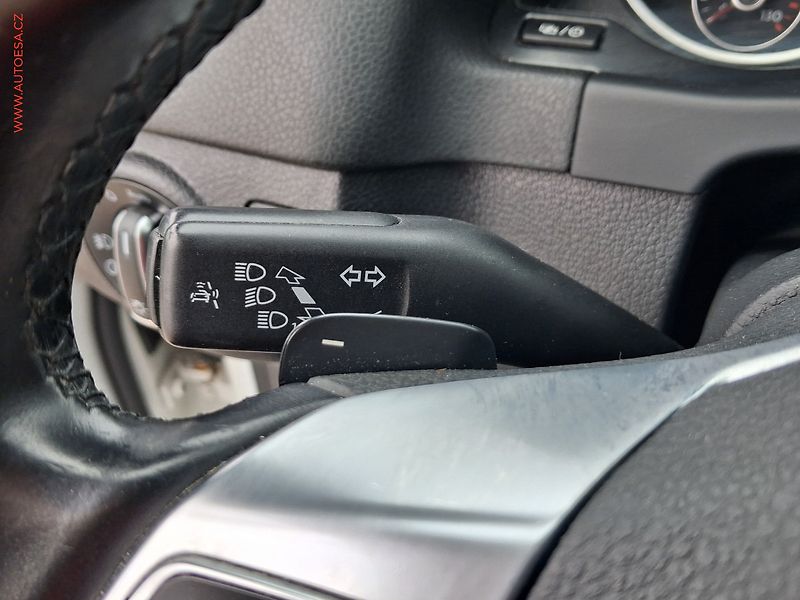Volkswagen Tiguan (2014) 2.0TDi 4x4, DSG, park. kamera - fotka 13 z 25