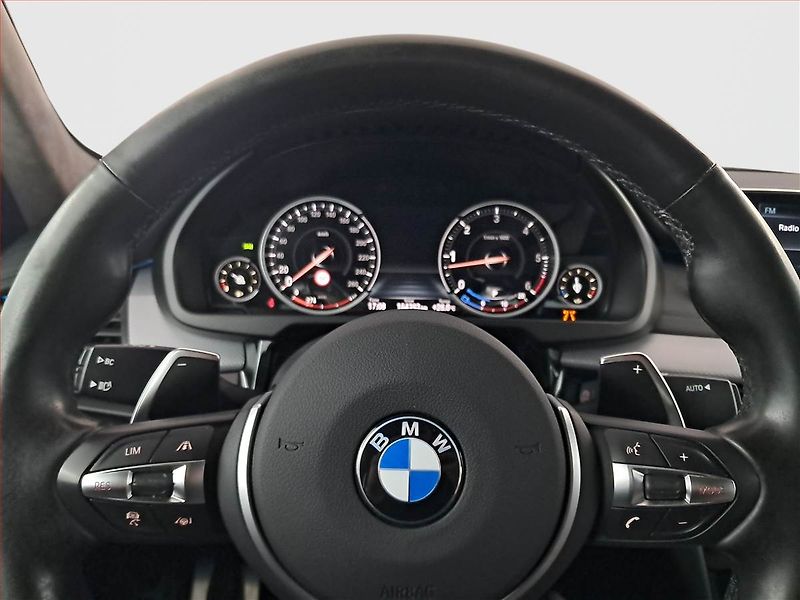 BMW X6 (2017) M Paket xDrive40d - fotka 17 z 20