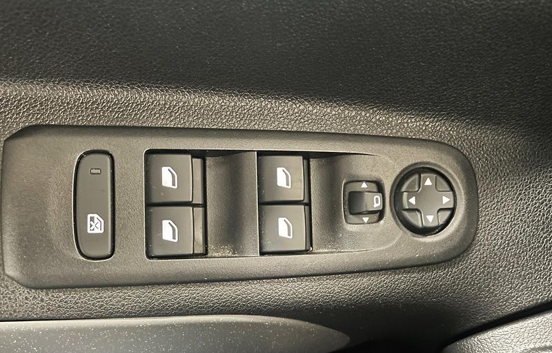 Citroën Berlingo XL, 1.5 BLUE HDI, 96 KW, 7 MÍS - fotka 20 z 26