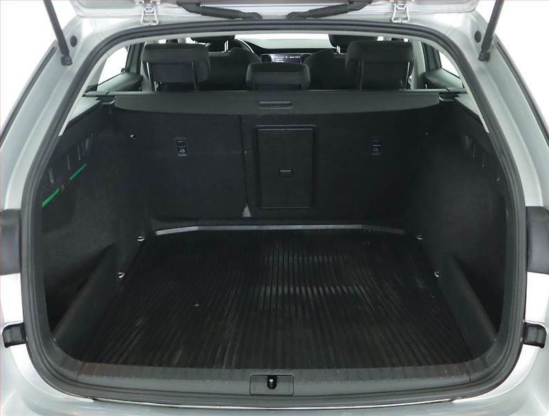 Škoda Octavia (2022) Ambition 2.0 TDI, ČR,1.maj - fotka 13 z 15