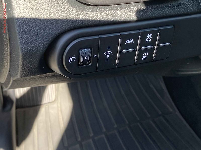 Kia Ceed (2023) 1.5 T-GDi SW, 1.maj,ČR, TOP - fotka 12 z 18