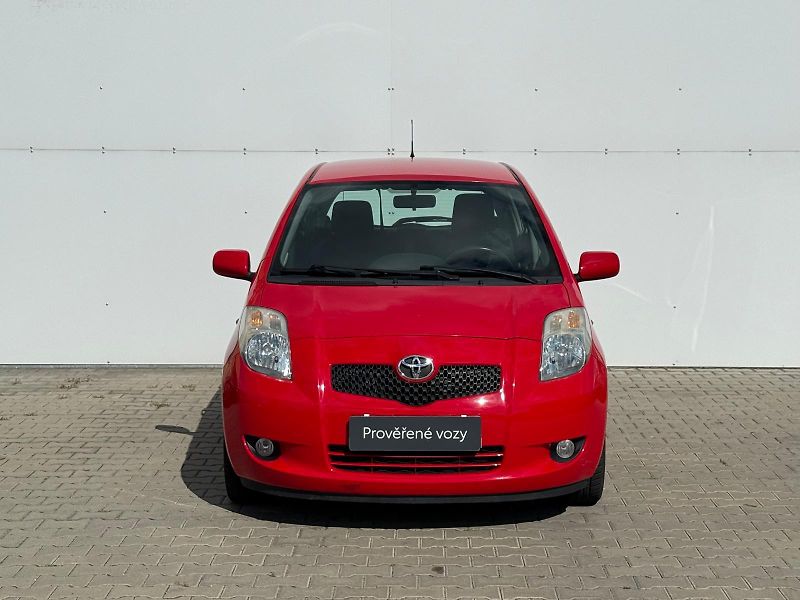Toyota Yaris 1.3 VVT-i 64kW - fotka 4 z 26