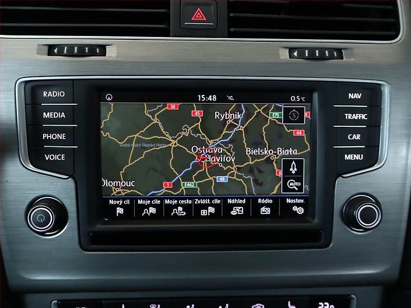 Volkswagen Golf (2015) 1.6 TDI, Automat, Navi - fotka 14 z 14