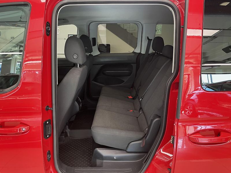 Volkswagen Caddy 2,0TDI 90kW 4x4, ČR - fotka 10 z 26