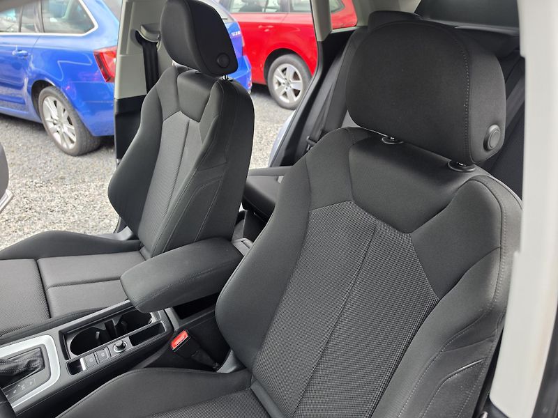 Audi Q3 2.0 40TFSI 4x4 Led S-Tronic  - fotka 9 z 18