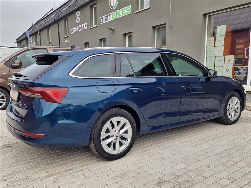 Škoda Octavia 2.0 TDI Style Combi,ČR,1.Maj. - fotka 11 z 48