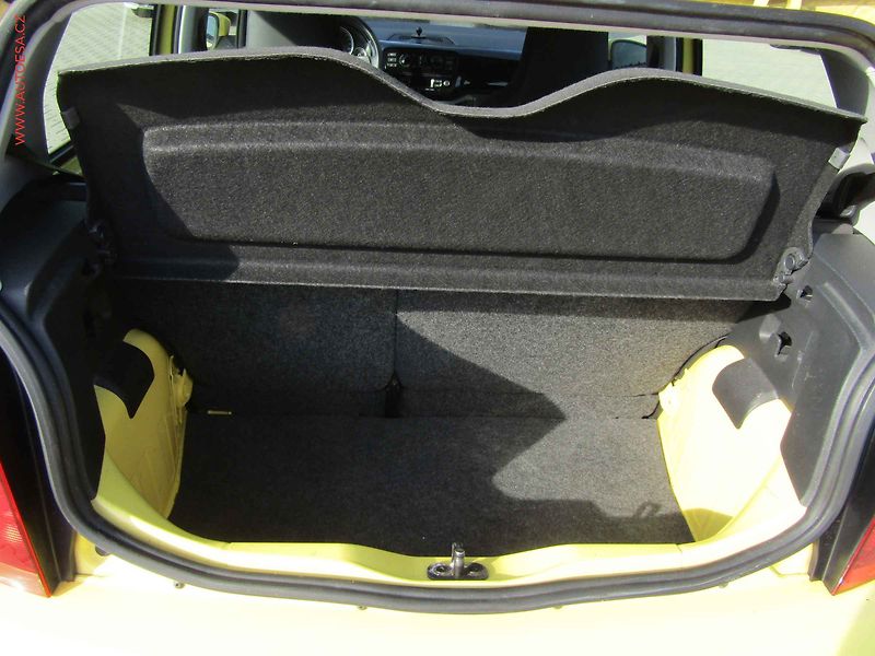 Volkswagen up! (2015) 1.0i CNG, AC, výhřev sed - fotka 7 z 13