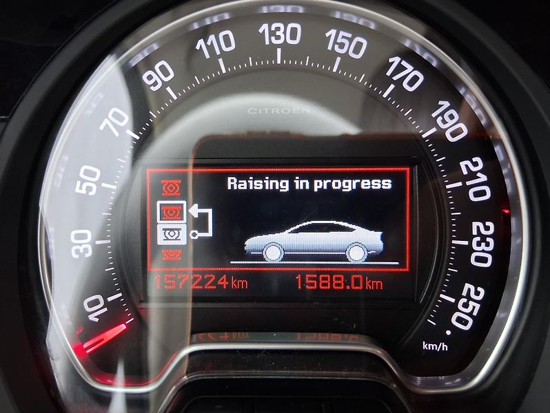 Citroën C5 EXCLUSIVE 2.0 HDi 120 kW - fotka 20 z 25