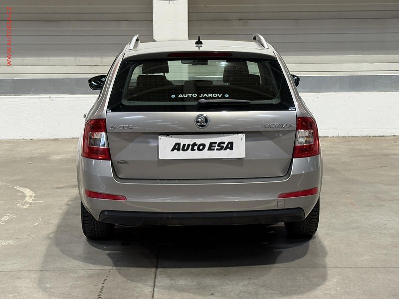 Škoda Octavia (2016) 2.0 TDi, ČR, L&K, DSG, +ALU - fotka 5 z 27